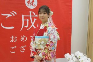 2025年の成人式にきものサロン桂丸亀店で振袖着付けをしたお客様